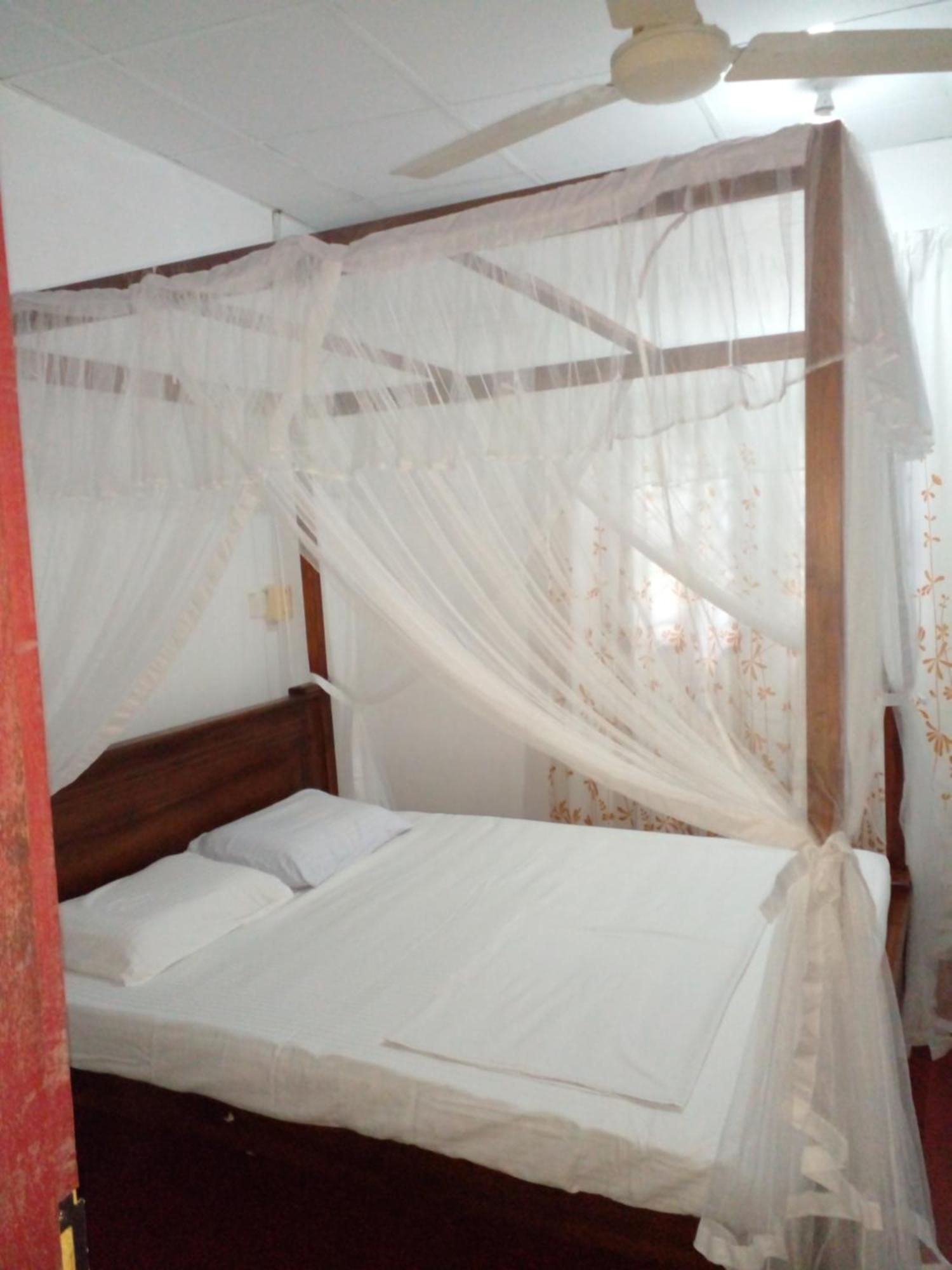 Coco One Holiday Inn Mirissa Kamer foto