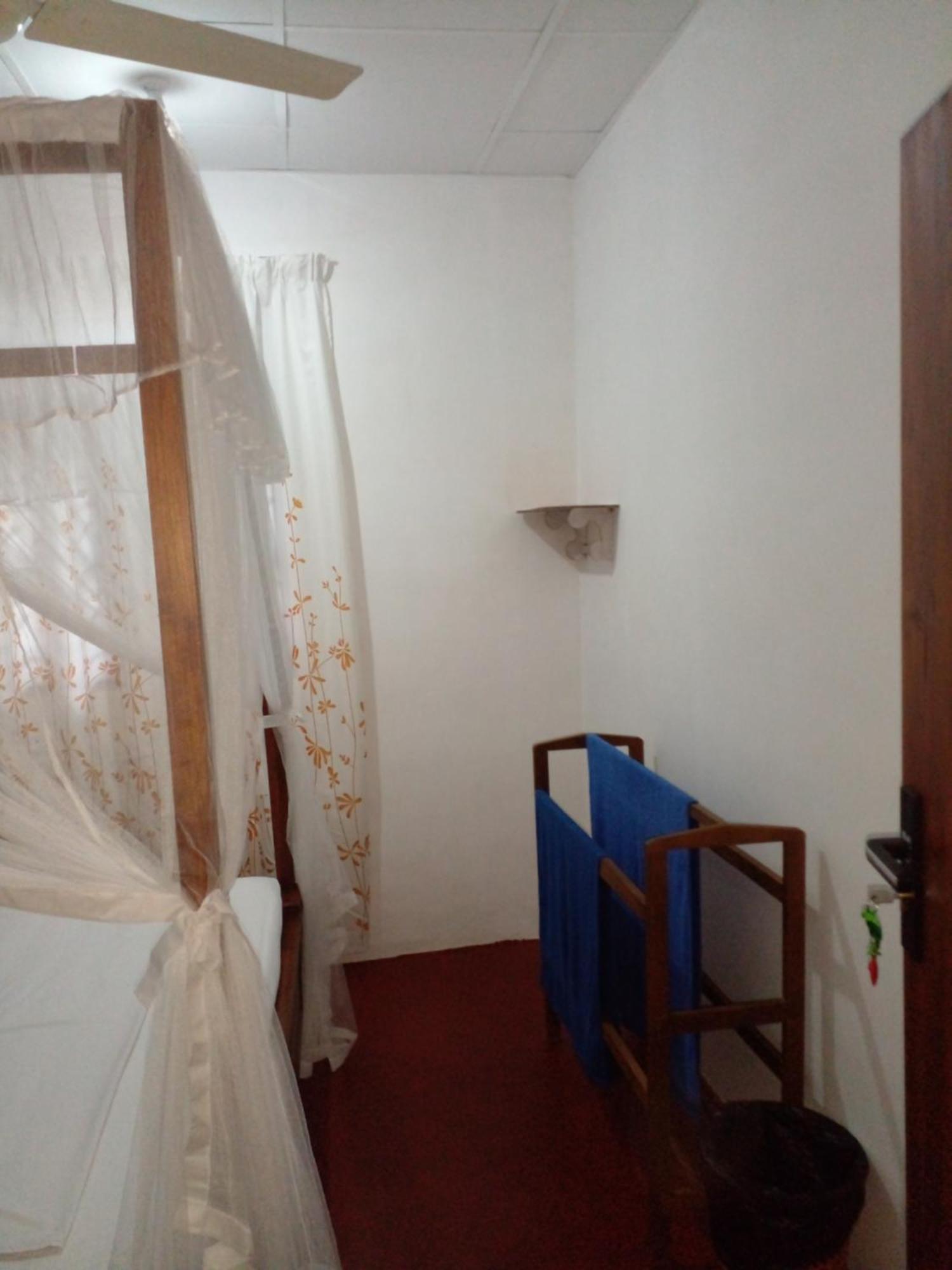 Coco One Holiday Inn Mirissa Kamer foto